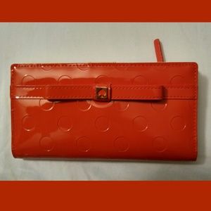 Price Dropped: Kate Spade wallet 💳